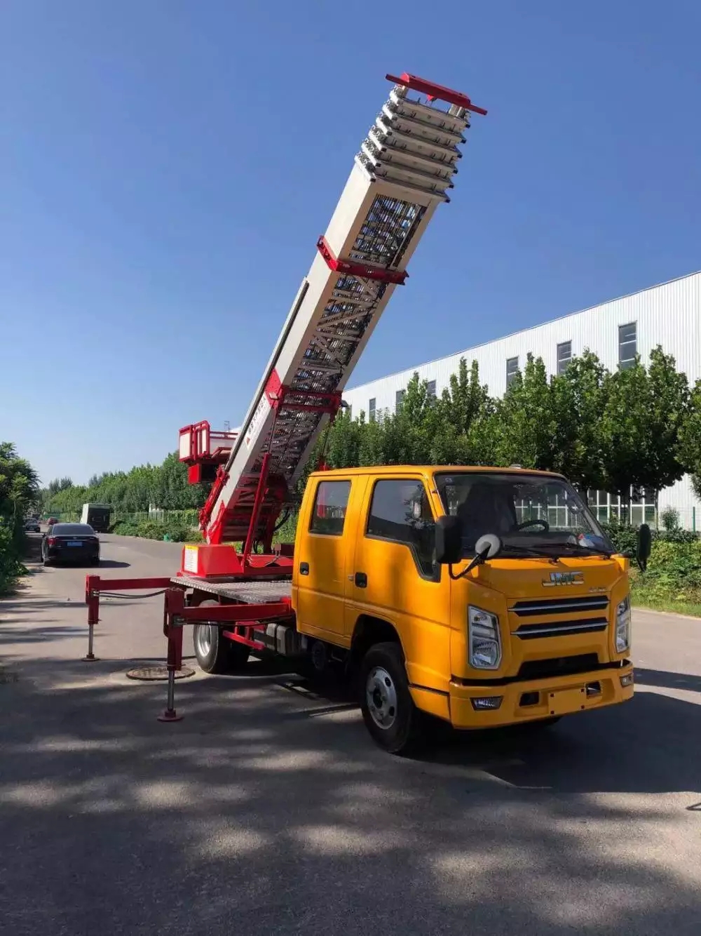 清新附近的云梯车出租服务：轻松解决高空作业需求