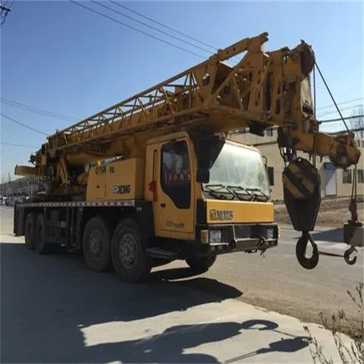 清新哪里有专业吊车出租